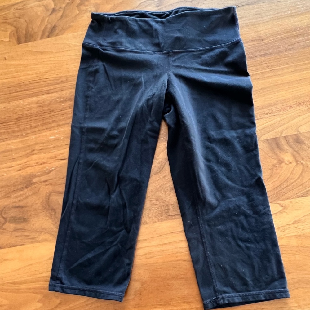 Black Athleta Leggings. Cropped. Size S. Good pre-opened condition.